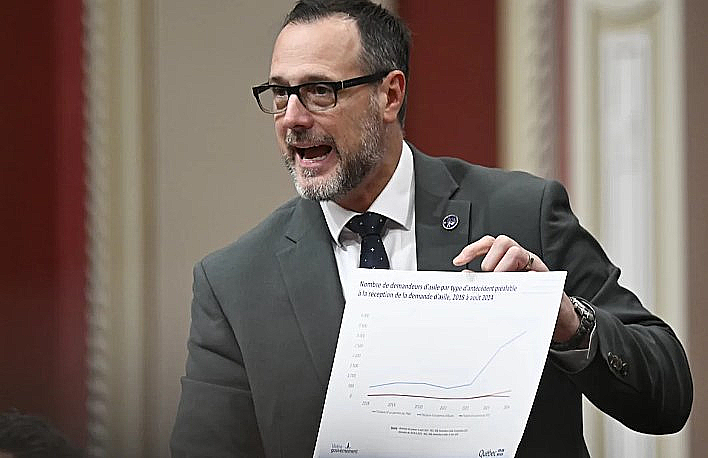 Jean-François Roberge explain the auses